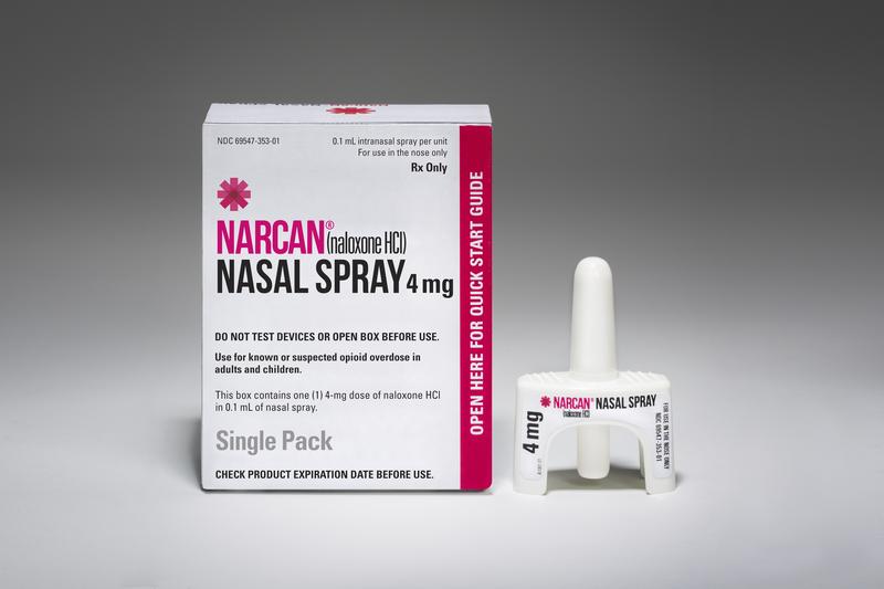 Narcan è il nome commerciale di un spray nasale che contiene naloxone, un antidoto per le overdose da oppioidi